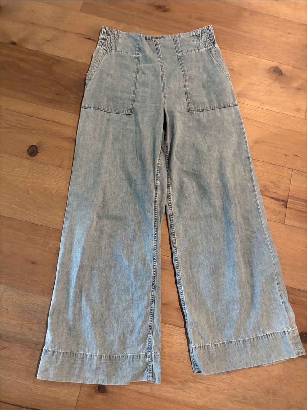 Free People Breezy pull on Light Wash Wide-Leg Jeans